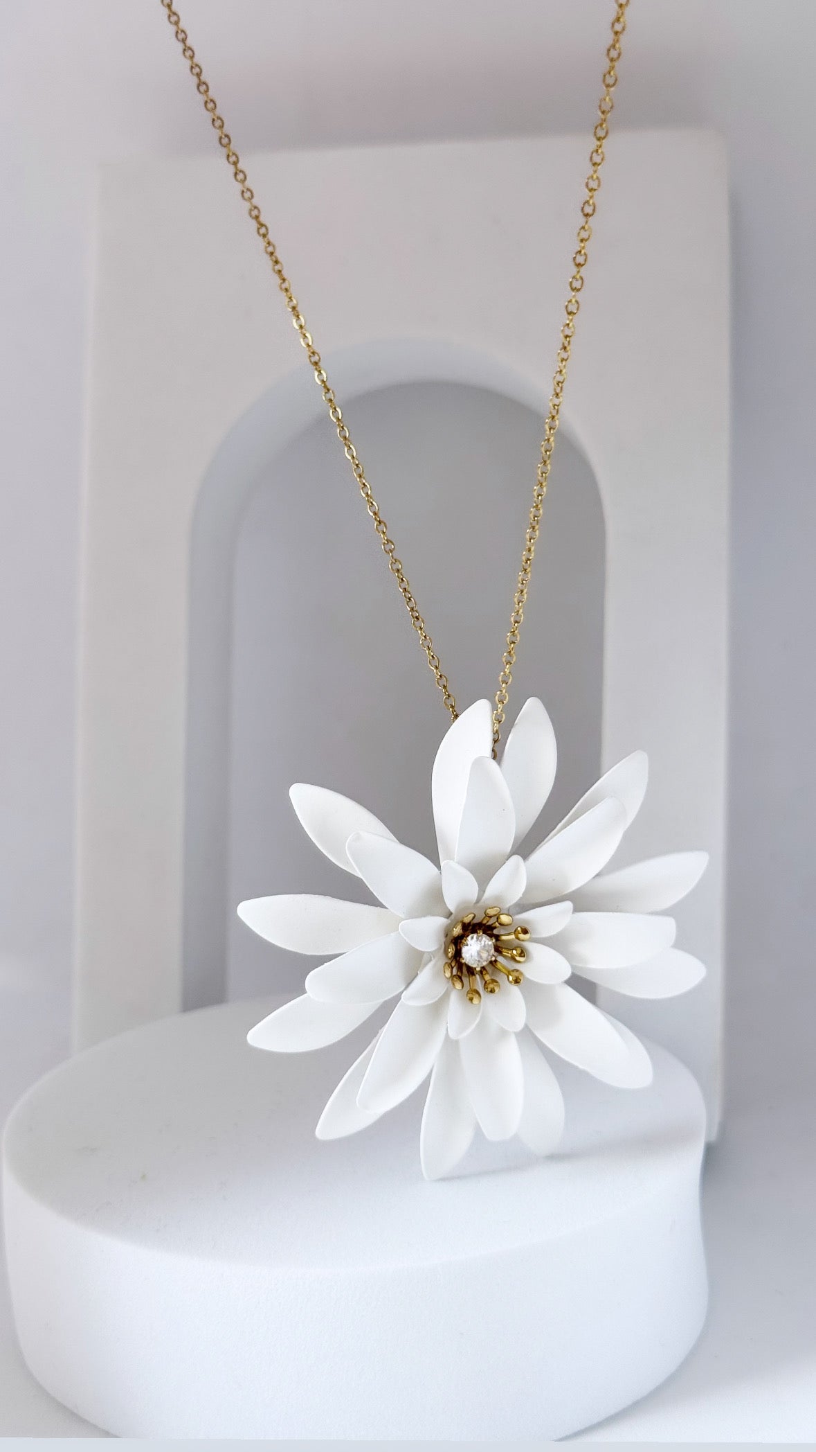 Collier Summer Doll