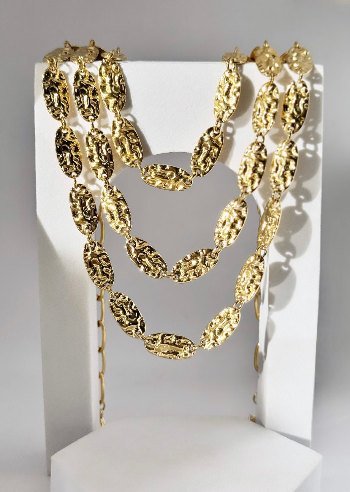 Collier Trio texture