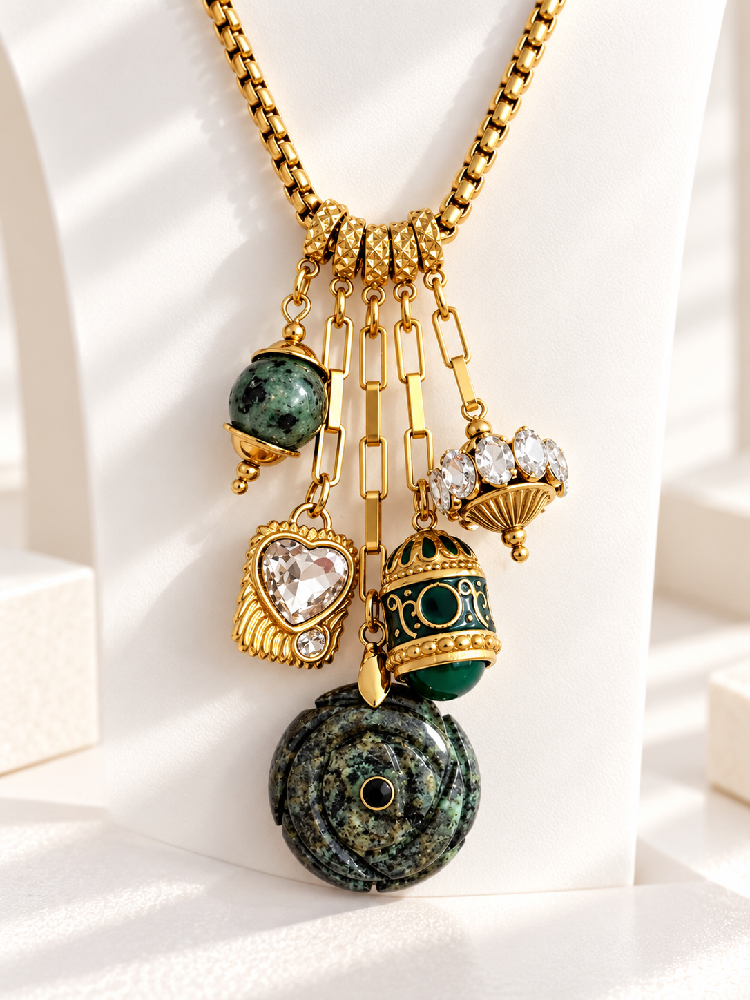 Collier Suzy